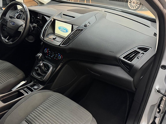 Ford C-Max 8 of 16