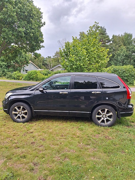 Honda CR-V 3 of 8