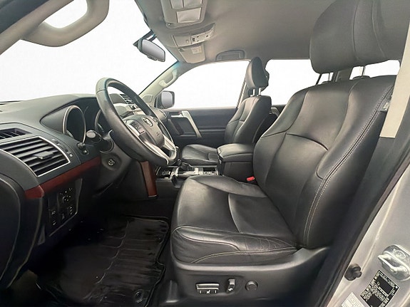 Toyota Land Cruiser 11 of 30