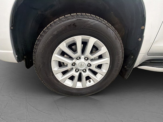 Toyota Land Cruiser 28 of 30