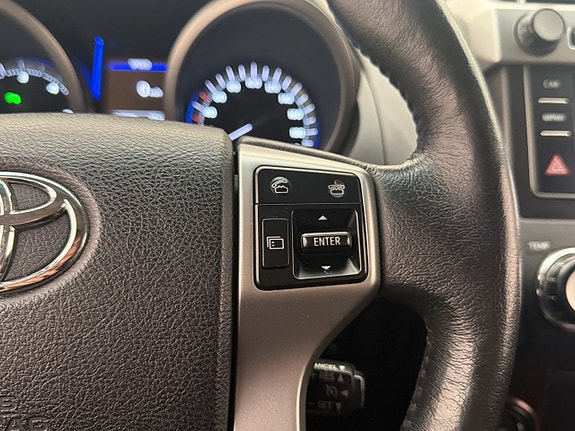 Toyota Land Cruiser 17 of 30