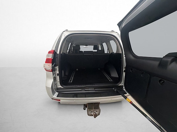 Toyota Land Cruiser 27 of 30