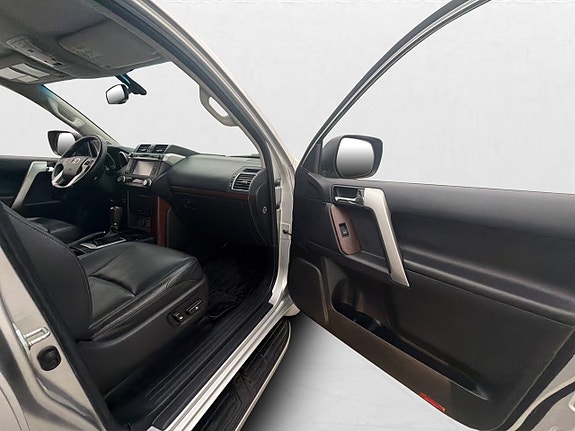 Toyota Land Cruiser 25 of 30