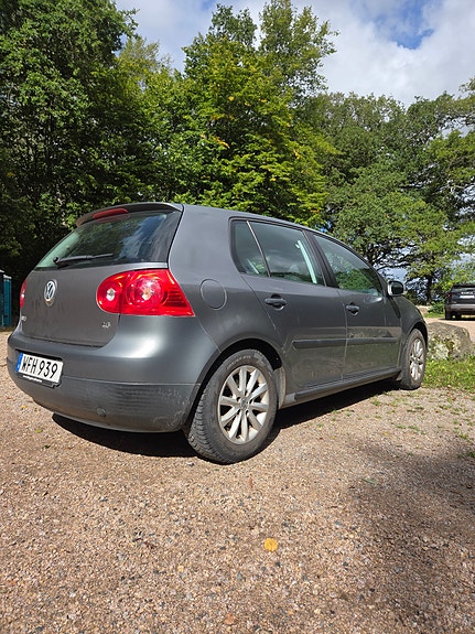 Volkswagen Golf V 5 of 5