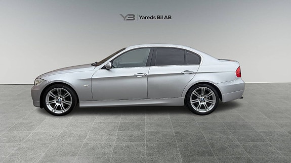 BMW 325i 3 of 11