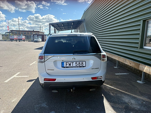 Mitsubishi Outlander 4 of 7