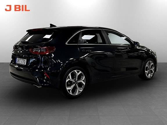 Kia Ceed 3 of 17