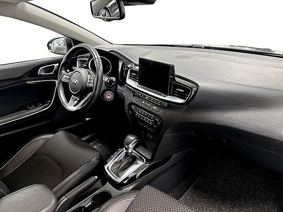 Kia Ceed 13 of 17