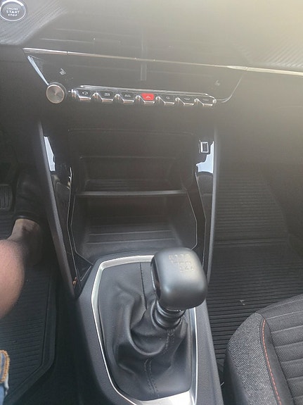 Peugeot 208 8 of 8