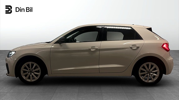 Audi A1 2 of 12