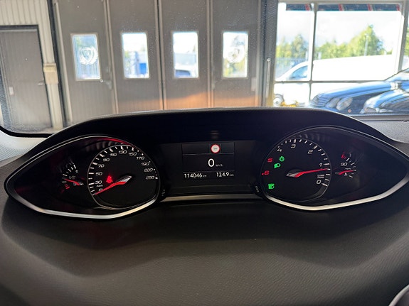 Peugeot 308 SW 11 of 15