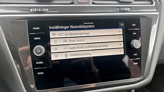 Volkswagen Tiguan Allspace 16 of 19