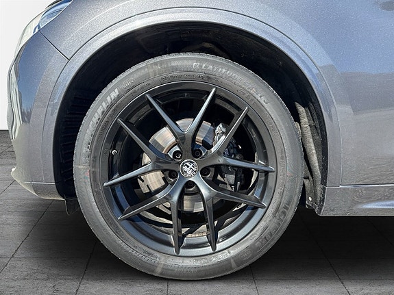 Alfa Romeo Stelvio 19 of 19