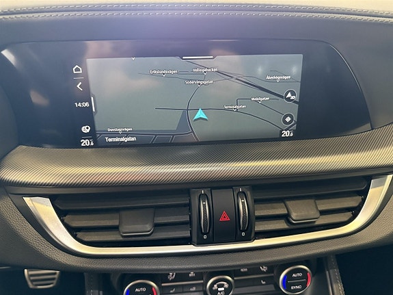 Alfa Romeo Stelvio 9 of 19