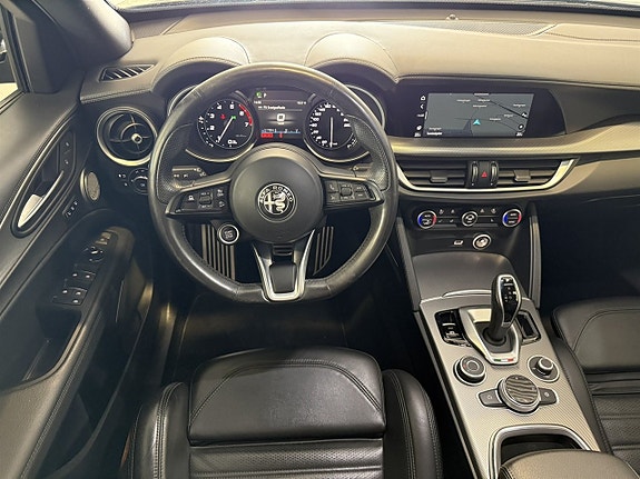 Alfa Romeo Stelvio 4 of 19