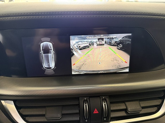 Alfa Romeo Stelvio 15 of 19