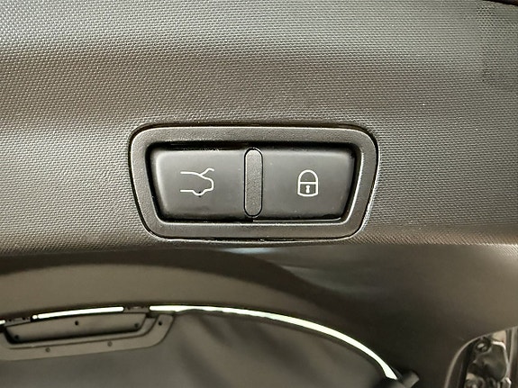 Alfa Romeo Stelvio 16 of 19