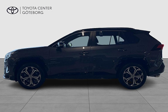 Toyota RAV4 4 of 13