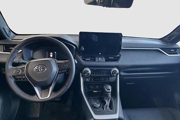 Toyota RAV4 9 of 13