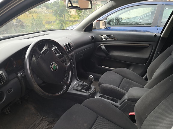 Skoda Superb 4 of 11
