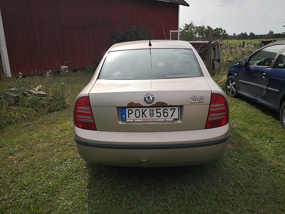 Skoda Superb 3 of 11