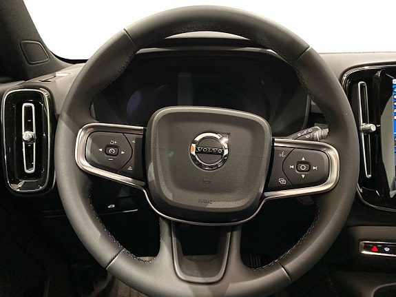 Volvo EX40 10 of 14