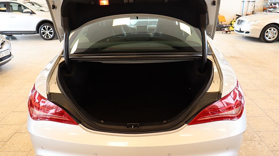Mercedes-Benz CLA220 9 of 17