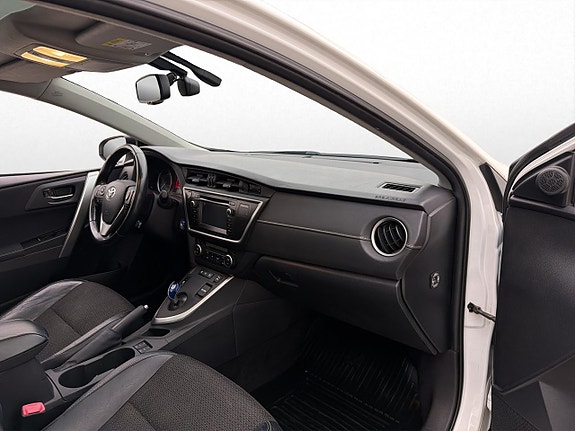 Toyota Auris 13 of 28