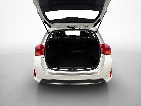 Toyota Auris 26 of 28