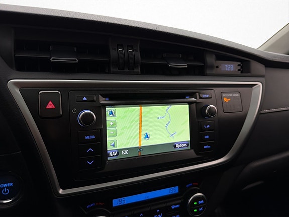 Toyota Auris 21 of 28
