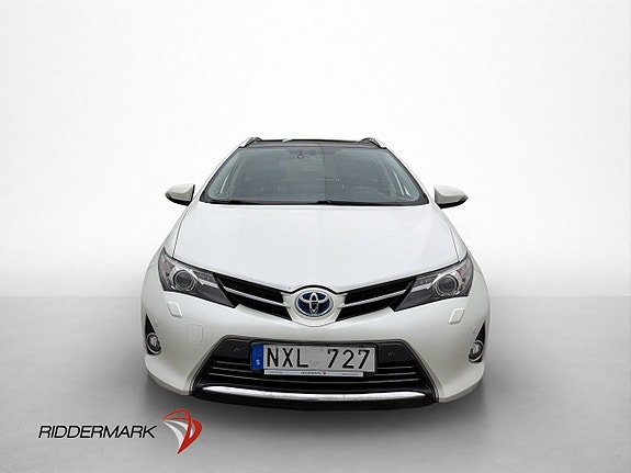 Toyota Auris 2 of 28