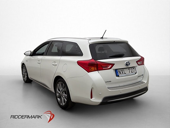 Toyota Auris 5 of 28