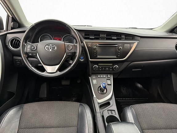 Toyota Auris 11 of 28