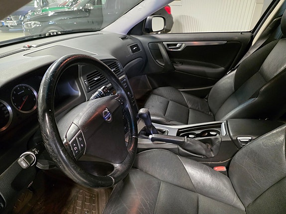 Volvo V70 6 of 9