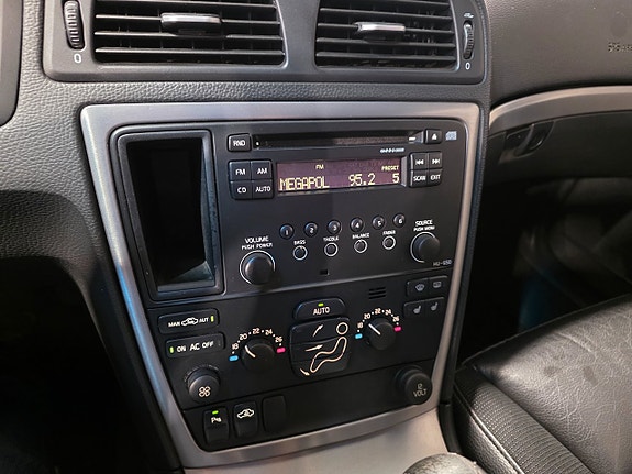 Volvo V70 8 of 9