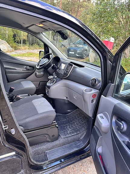 Nissan e-NV200 8 of 13