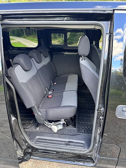 Nissan e-NV200 10 of 13