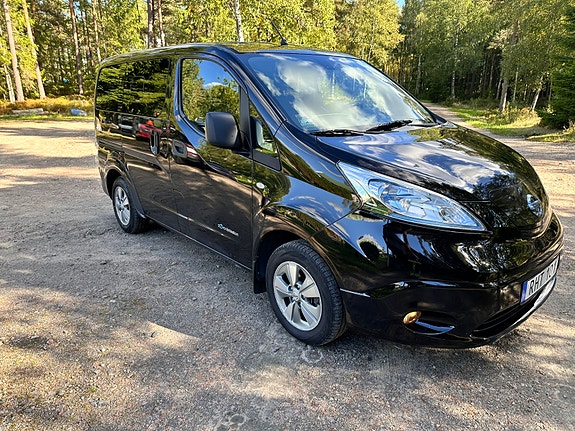 Nissan e-NV200 2 of 13