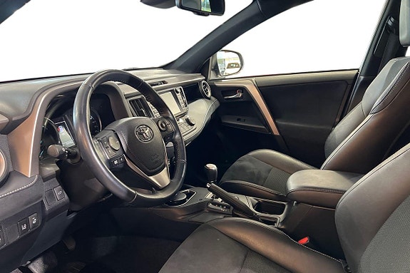Toyota RAV4 14 of 22