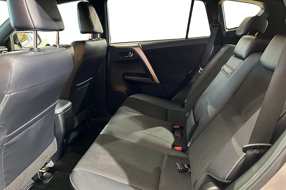 Toyota RAV4 13 of 22