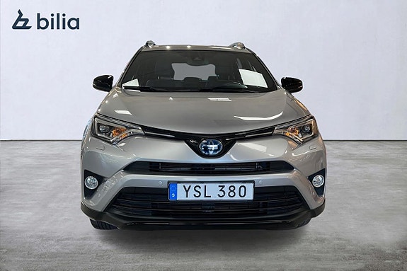 Toyota RAV4 6 of 22