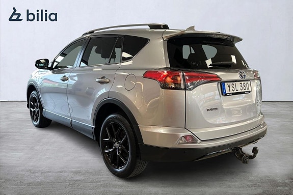 Toyota RAV4 2 of 22