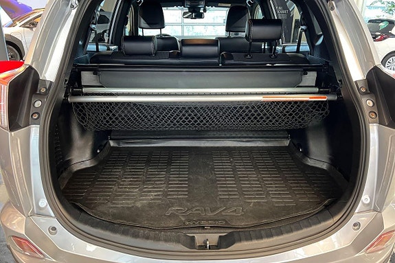Toyota RAV4 12 of 22
