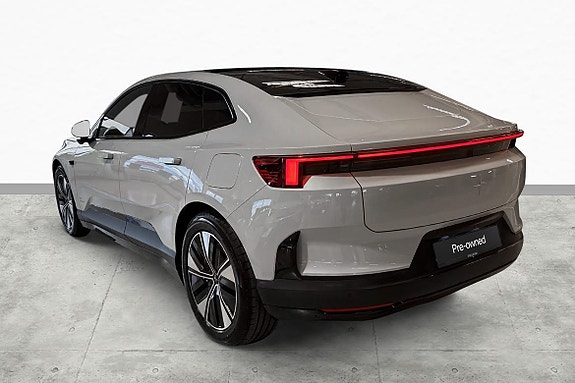 Polestar 4 8 of 30