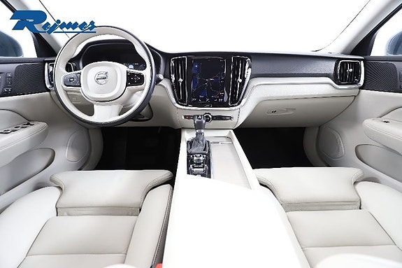 Volvo V60 2 of 24