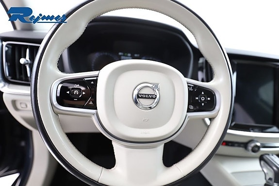 Volvo V60 13 of 24