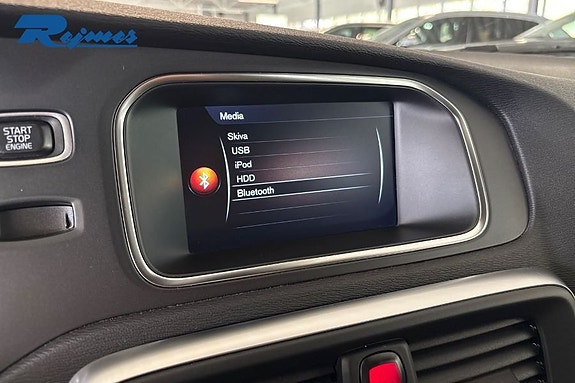 Volvo V40 Cross Country 13 of 30