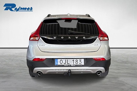 Volvo V40 Cross Country 27 of 30