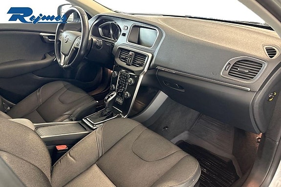 Volvo V40 Cross Country 22 of 30