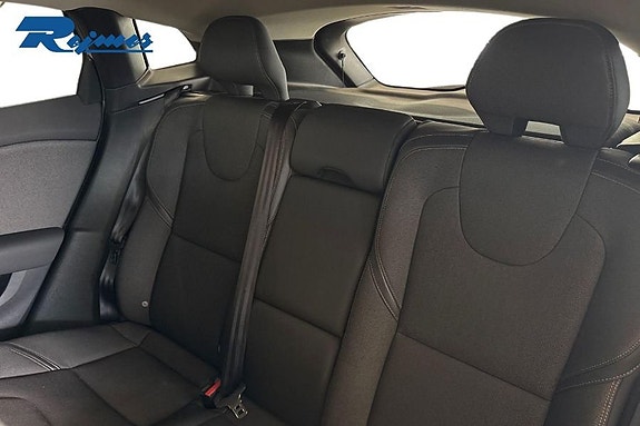 Volvo V40 Cross Country 23 of 30